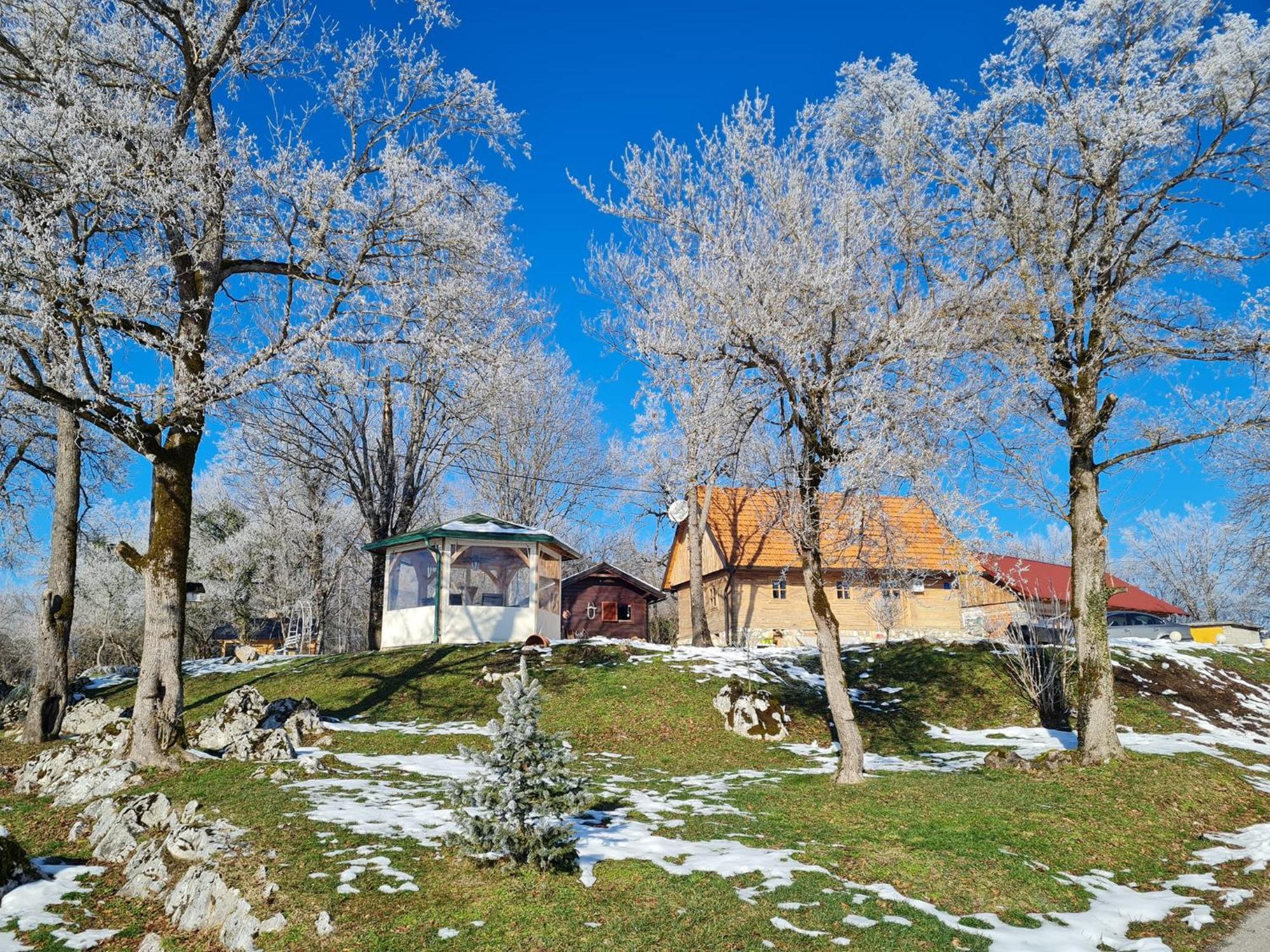 Double Paradise Slunj Buitenkant foto