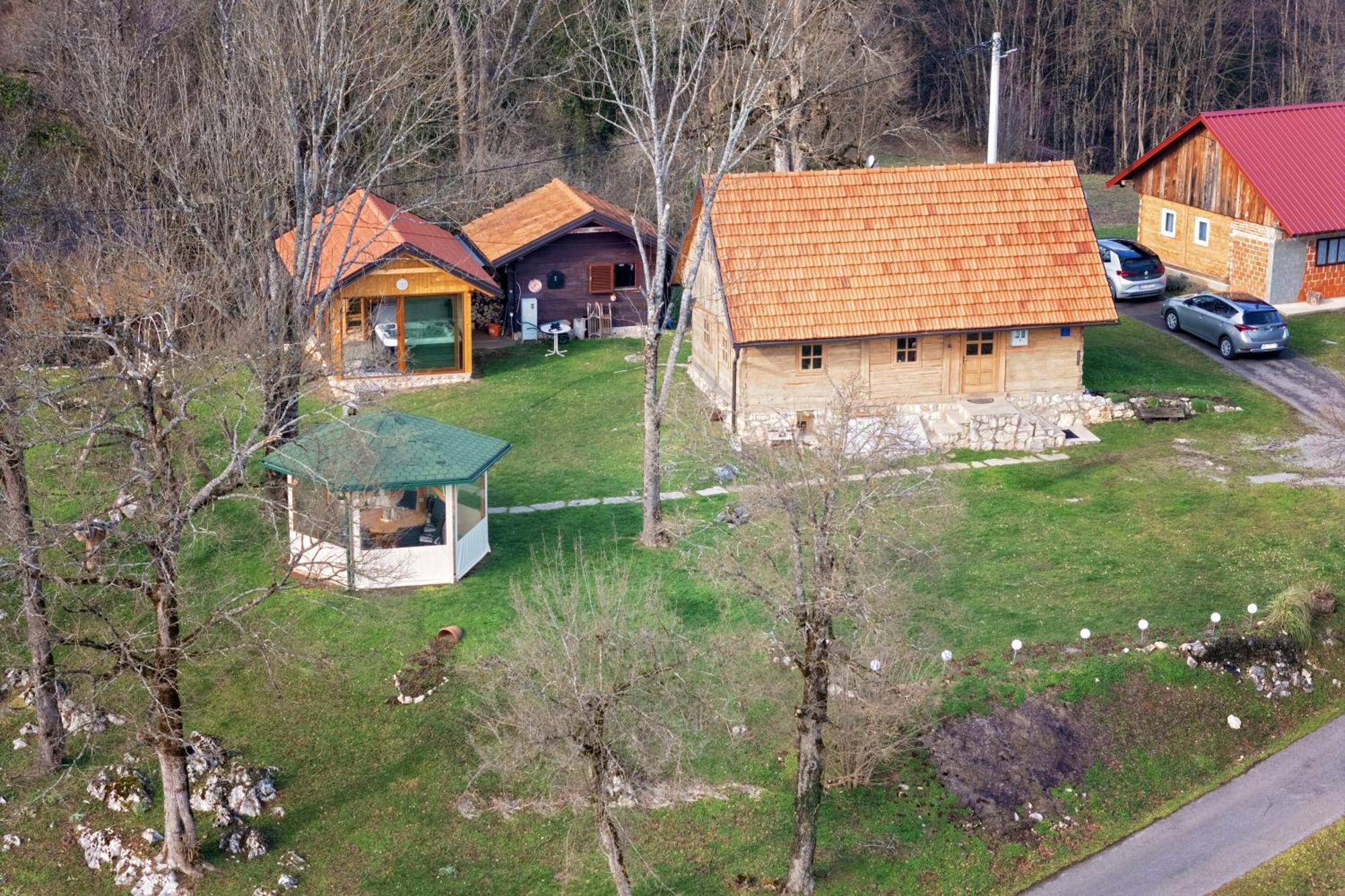 Double Paradise Slunj Buitenkant foto