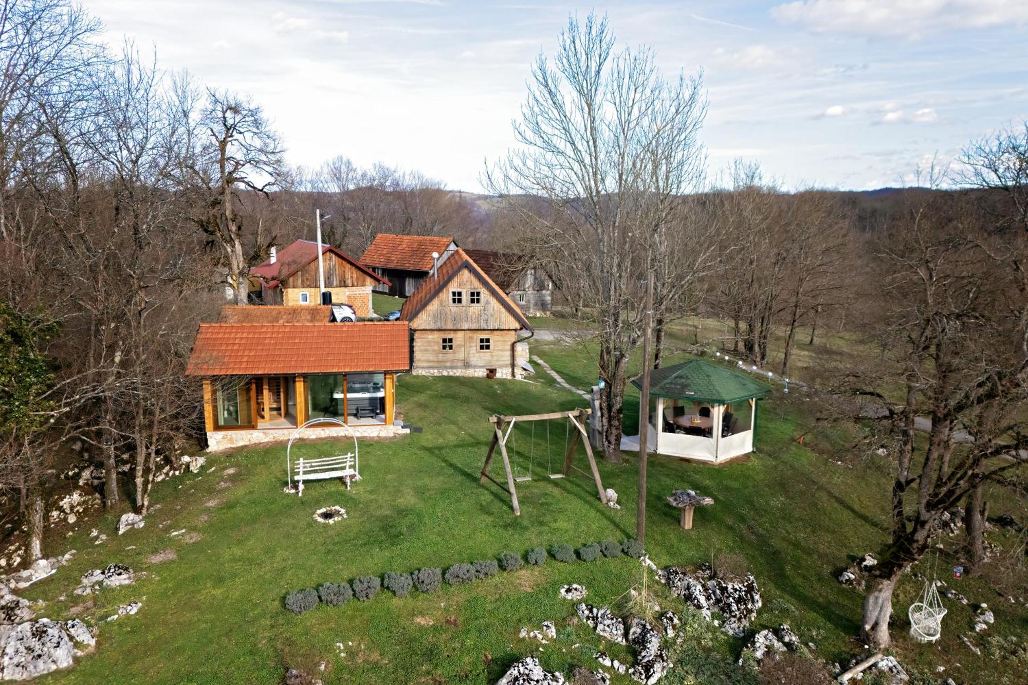 Double Paradise Slunj Buitenkant foto