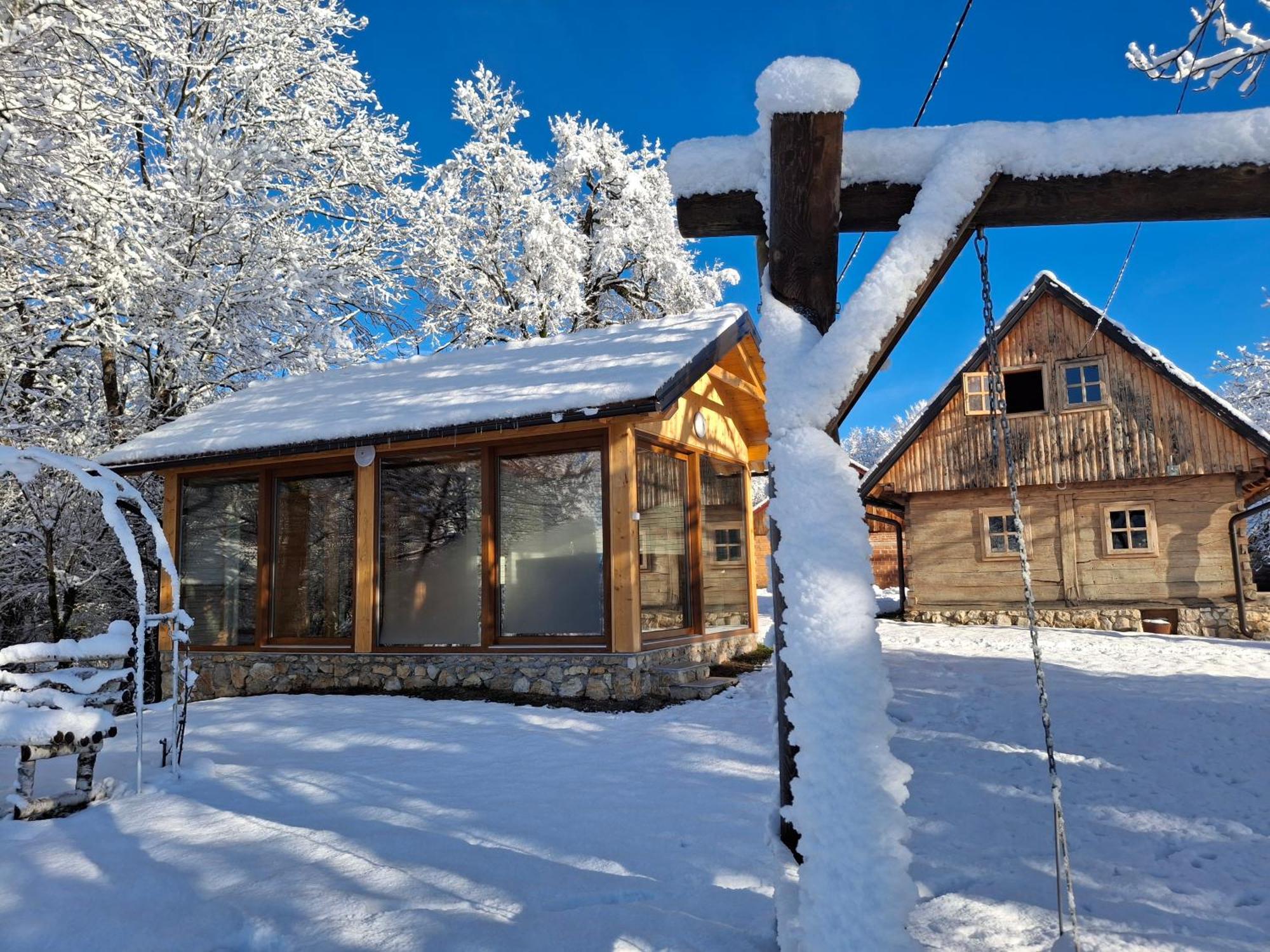 Double Paradise Slunj Buitenkant foto
