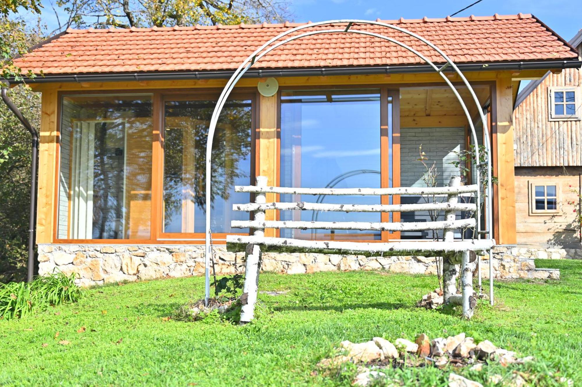 Double Paradise Slunj Buitenkant foto